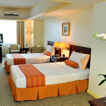 Networld Hotel Spa And Casino Pasay Exterior photo