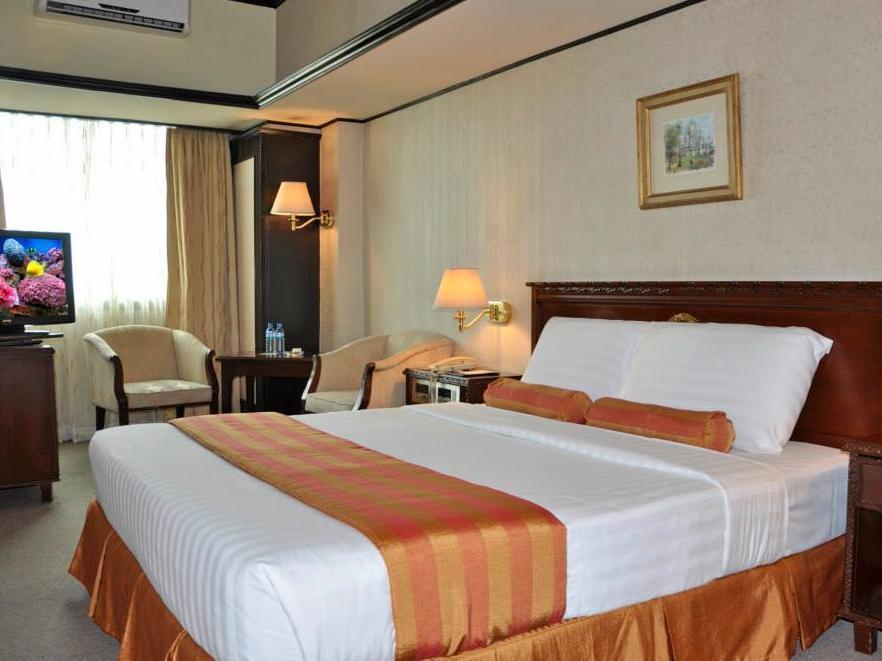 Networld Hotel Spa And Casino Pasay Exterior photo