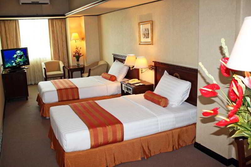 Networld Hotel Spa And Casino Pasay Exterior photo